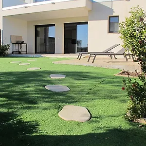 L Olivier B Villa