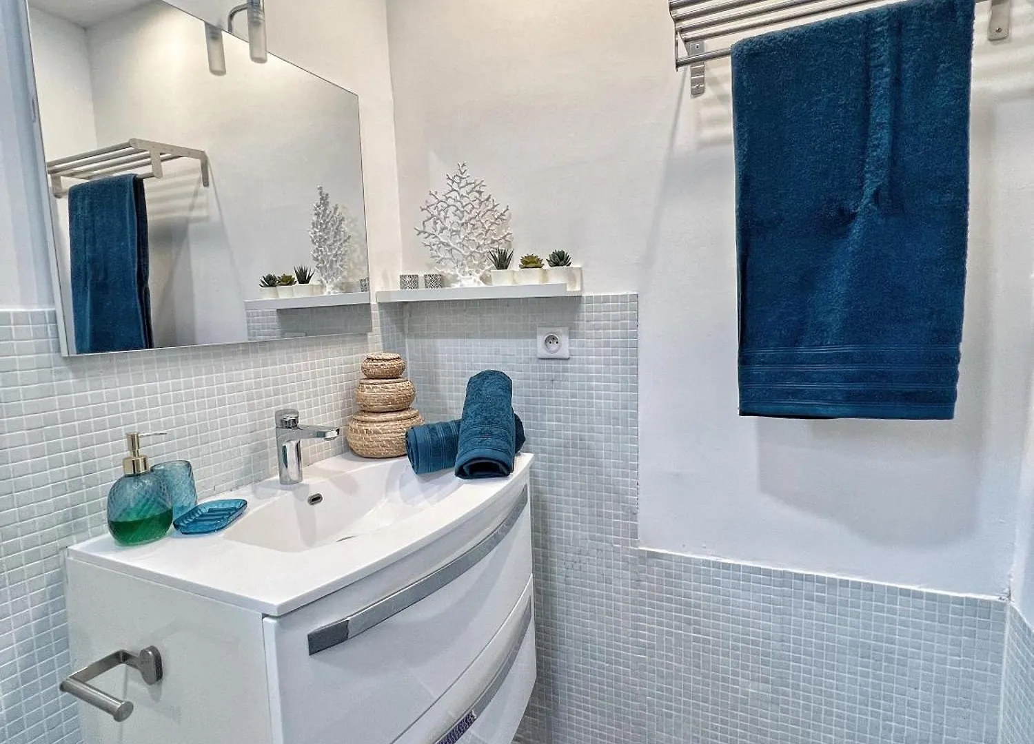 Villa Avec Piscine, Baie De Bandol, Acces Plage Sanary-sur-Mer